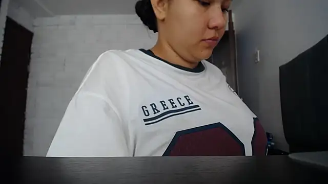 Snapshot of Naia_Stant chatting on 10/03/25, 04:04 Naia Stant online show from 10/03/25, 04:04