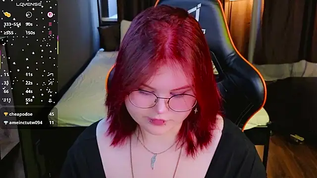 Snapshot of fillisfox_ chatting on 02/07/26, 10:30 fillisfox online show from 02/07/26, 10:30