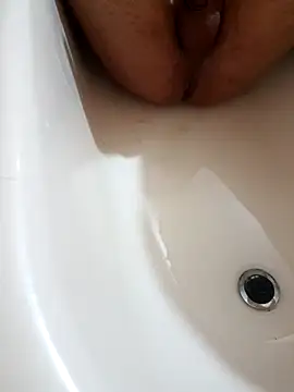 Snapshot of Mm7oon_bnat chatting on 10/24/25, 05:31 Mm7oon bnat online show from 10/24/25, 05:31