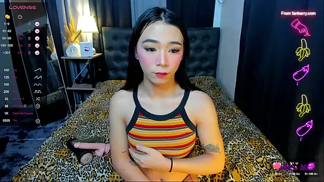 Snapshot of bellamoonlightX chatting on 10/18/25, 08:26 bellamoonlightX online show from 10/18/25, 08:26