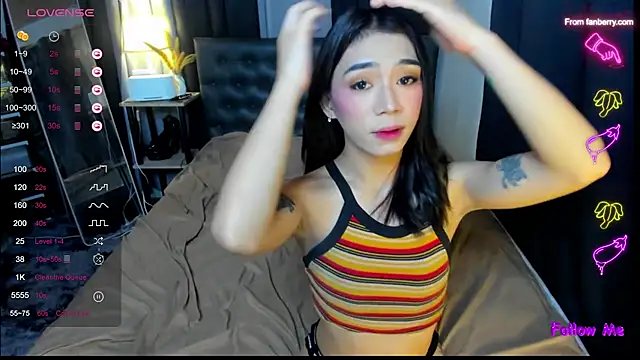 Snapshot of bellamoonlightX chatting on 06/18/26, 08:25 bellamoonlightX online show from 06/18/26, 08:25