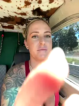 Snapshot of OdetteDelane chatting on 11/20/25, 03:39 OdetteDelane online show from 11/20/25, 03:39