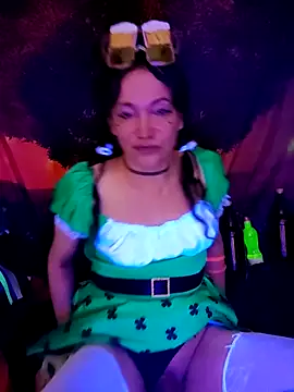 Snapshot of Tselka chatting on 09/25/25, 07:28 Tselka online show from 09/25/25, 07:28