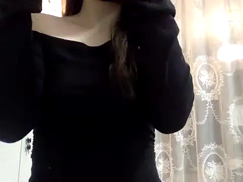 Mia 8 online show from 04/11/26, 10:19