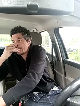 Snapshot of twitshe chatting on 10/10/25, 08:35 twitshe online show from 10/10/25, 08:35