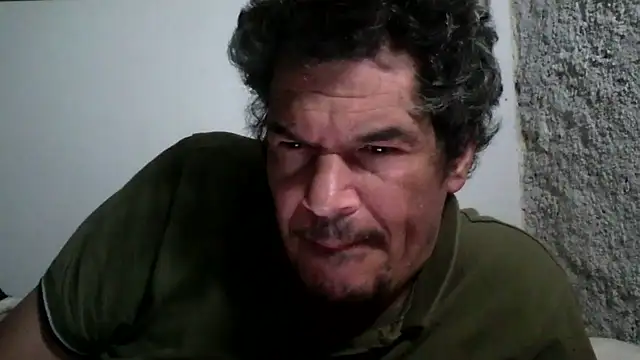 Snapshot of twitshe chatting on 10/21/25, 10:54 twitshe online show from 10/21/25, 10:54