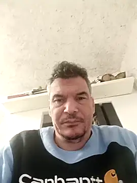 Snapshot of twitshe chatting on 11/26/25, 08:21 twitshe online show from 11/26/25, 08:21