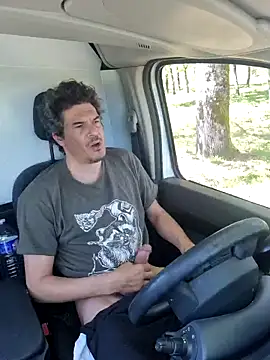 twitshe online show from 04/06/26, 12:28