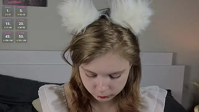 Snapshot of JulietteRain chatting on 06/12/26, 06:29 JulietteRain online show from 06/12/26, 06:29