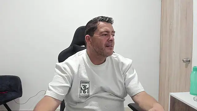 Snapshot of massimo_dannger chatting on 09/28/25, 10:31 massimo dannger online show from 09/28/25, 10:31