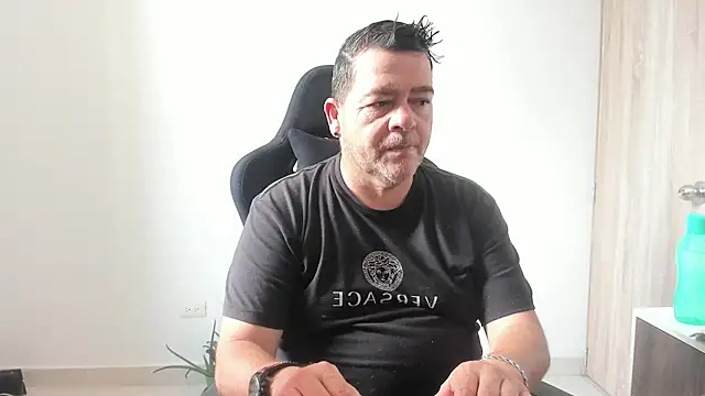 Snapshot of massimo_dannger chatting on 10/07/25, 08:17 massimo dannger online show from 10/07/25, 08:17