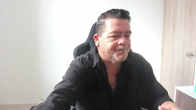 Snapshot of massimo_dannger chatting on 10/21/25, 07:36 massimo dannger online show from 10/21/25, 07:36