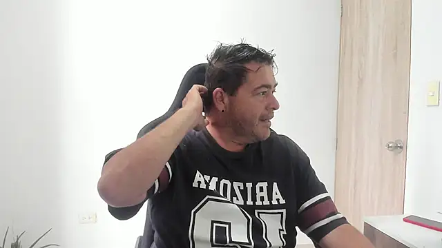 Snapshot of massimo_dannger chatting on 10/30/25, 03:57 massimo dannger online show from 10/30/25, 03:57