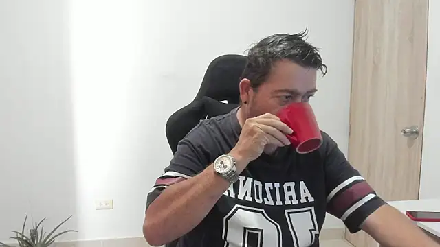 Snapshot of massimo_dannger chatting on 11/06/25, 03:24 massimo dannger online show from 11/06/25, 03:24