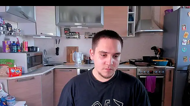 Snapshot of Bear_Beer130 chatting on 04/17/26, 02:42 Bear Beer130 online show from 04/17/26, 02:42