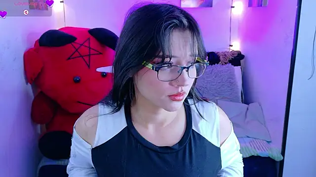 Snapshot of MiaVelvetDoll chatting on 09/10/25, 01:44 MiaVelvetDoll online show from 09/10/25, 01:44