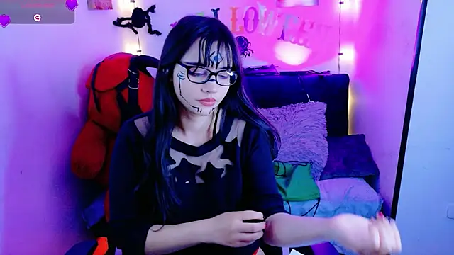 Snapshot of MiaVelvetDoll chatting on 10/23/25, 02:05 MiaVelvetDoll online show from 10/23/25, 02:05