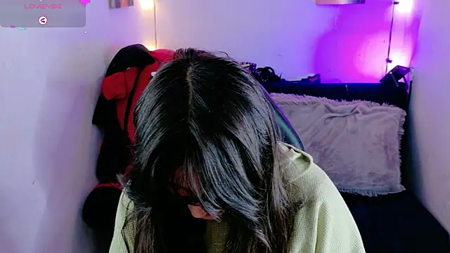 Snapshot of MiaVelvetDoll chatting on 11/21/25, 01:43 MiaVelvetDoll online show from 11/21/25, 01:43