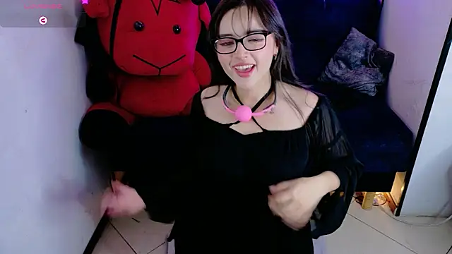 Snapshot of MiaVelvetDoll chatting on 11/22/25, 02:27 MiaVelvetDoll online show from 11/22/25, 02:27