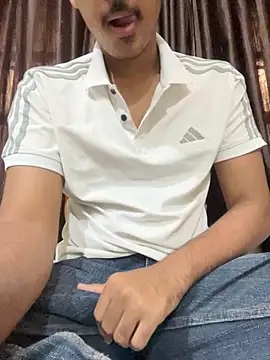 Snapshot of hamstar09 chatting on 11/08/25, 09:09 hamstar09 online show from 11/08/25, 09:09