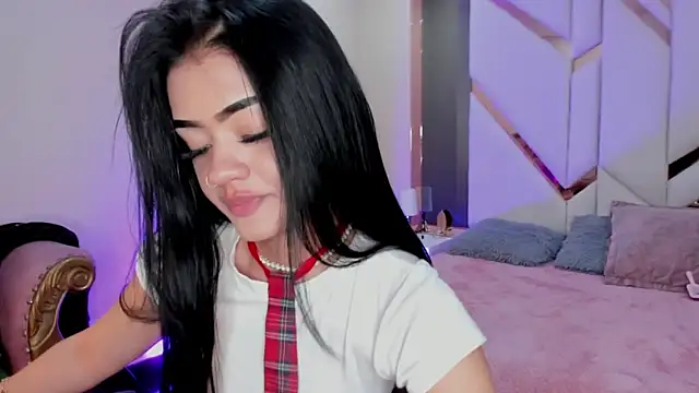 EmmaStonns online show from 09/30/25, 11:37