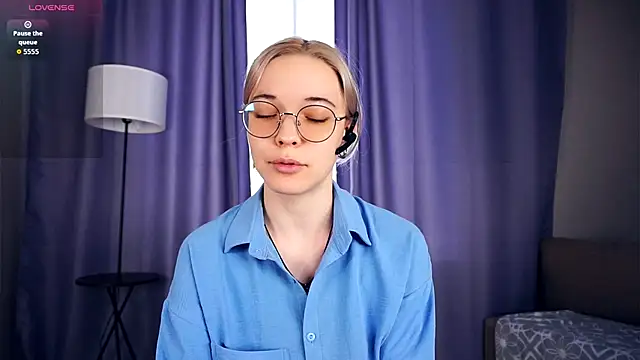 EdaKirkIin online show from 10/03/25, 06:21