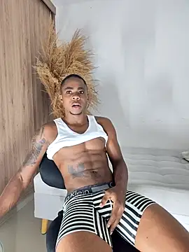 Snapshot of liambolt chatting on 09/10/25, 12:43 liambolt online show from 09/10/25, 12:43