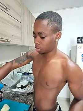 Snapshot of liambolt chatting on 09/22/25, 04:20 liambolt online show from 09/22/25, 04:20