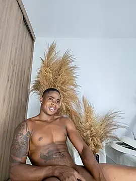 Snapshot of liambolt chatting on 10/26/25, 12:38 liambolt online show from 10/26/25, 12:38