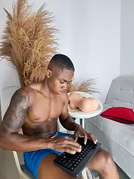 Snapshot of liambolt chatting on 10/27/25, 01:09 liambolt online show from 10/27/25, 01:09