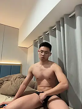 Snapshot of jensenyep chatting on 11/25/25, 02:06 jensenyep online show from 11/25/25, 02:06