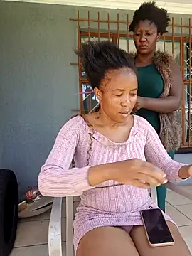 Snapshot of DarkQueen_94 chatting on 11/18/25, 01:04 DarkQueen 94 online show from 11/18/25, 01:04