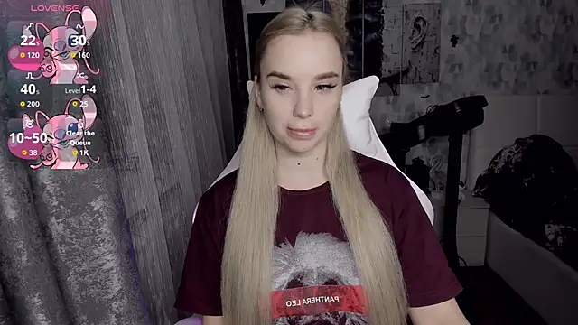 Snapshot of KiraKrox chatting on 11/22/25, 07:35 KiraKrox online show from 11/22/25, 07:35