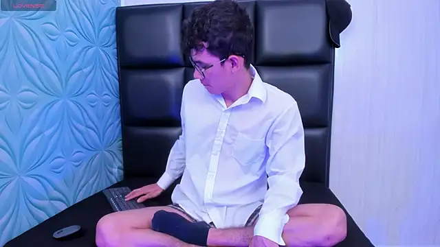 LittleMax23 online show from 09/17/25, 12:07