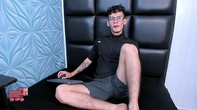 LittleMax23 online show from 10/24/25, 12:56