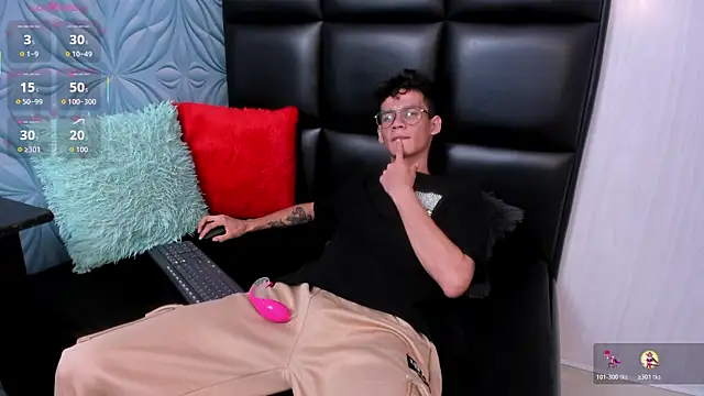 LittleMax23 online show from 11/08/25, 01:00