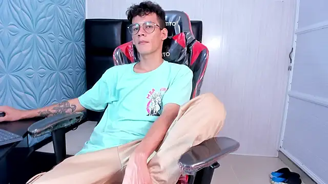 LittleMax23 online show from 11/12/25, 12:49