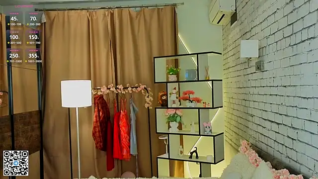 LorinaMaffitt online show from 10/23/25, 07:01