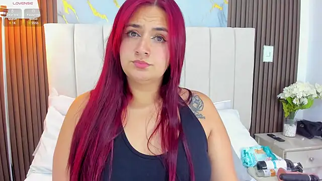 Snapshot of Victoria_Guzman chatting on 06/12/26, 05:12 Victoria Guzman online show from 06/12/26, 05:12
