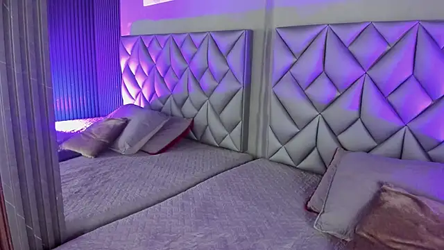 Kitty Dollyy online show from 11/20/25, 08:19