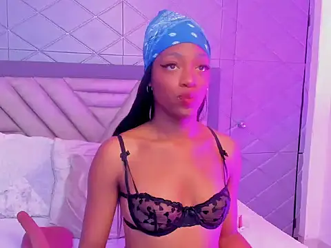 Snapshot of ElisabettaMonroy chatting on 11/14/25, 06:39 ElisabettaMonroy online show from 11/14/25, 06:39