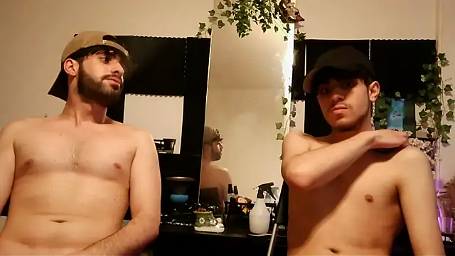 young swisscouple online show from 04/17/26, 06:33