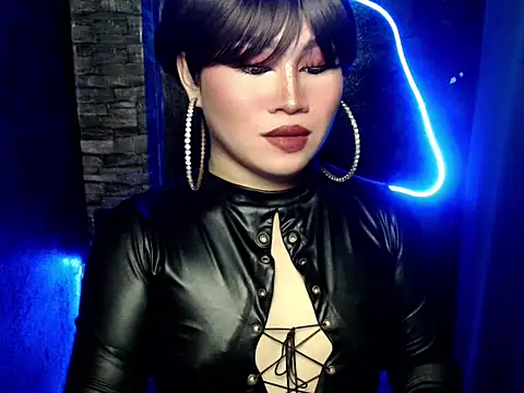 Snapshot of pretty_lassy chatting on 10/18/25, 07:53 pretty lassy online show from 10/18/25, 07:53