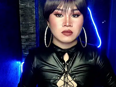 Snapshot of pretty_lassy chatting on 10/21/25, 08:37 pretty lassy online show from 10/21/25, 08:37