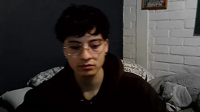 feeelipe2007 online show from 06/24/26, 10:20