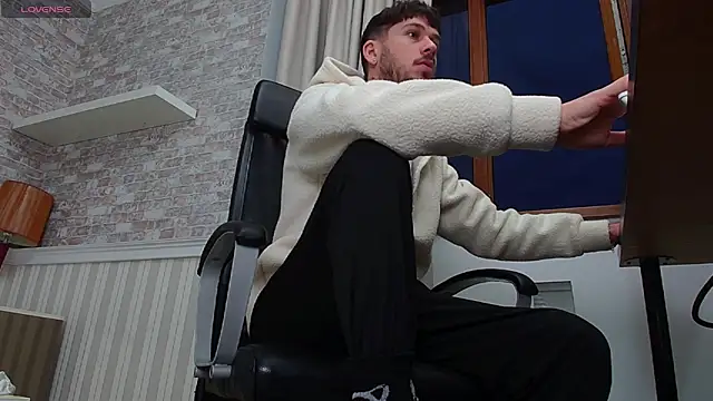 JonahShaw online show from 10/13/25, 04:12