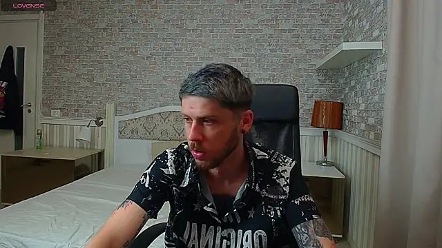 JonahShaw online show from 06/12/26, 03:49