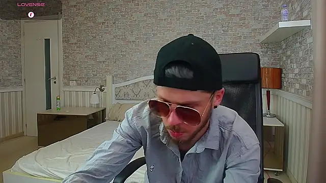 JonahShaw online show from 06/18/26, 04:13