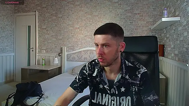 JonahShaw online show from 06/26/26, 04:28