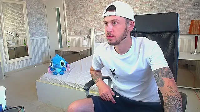 JonahShaw online show from 07/14/26, 04:17